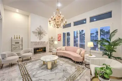 1941 Black Water Court Living Room