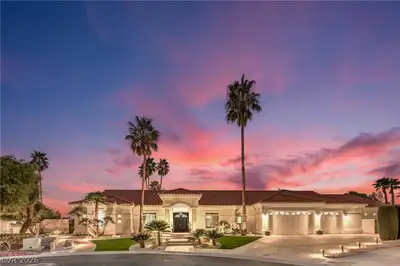 1941 Black Water Court, Las Vegas