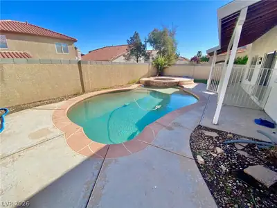 8482 Canvas Vest Court Pool