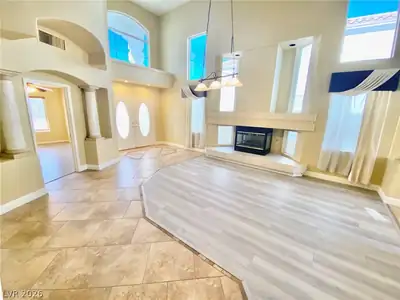 8482 Canvas Vest Court Living Room