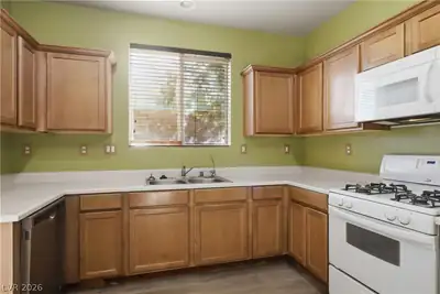 8925 Veneroso Street Kitchen