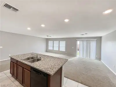 5640 Autumn Cliffs Way Kitchen