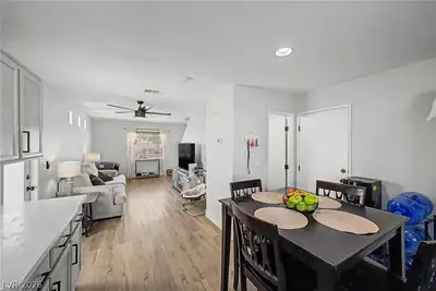 5208 Paradise Valley Avenue Dining Area
