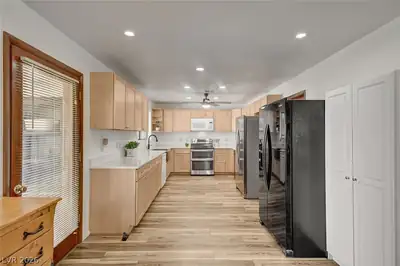 1920 Bowman Road Kitchen