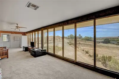 1920 Bowman Road Living Room