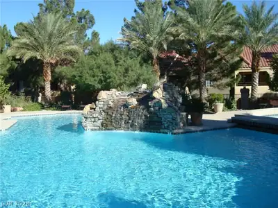 2200 South FORT APACHE Road 2199 Community