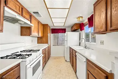 2124 Pebble Creek Lane, Laughlin, NV 89029 Kitchen