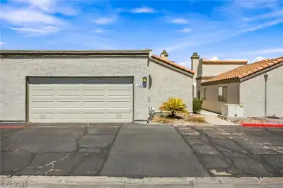 2124 Pebble Creek Lane, Laughlin