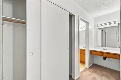 2124 Pebble Creek Lane, Laughlin, NV 89029 Primary Bathroom