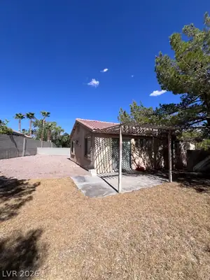 10748 Primrose Arbor Avenue Yard