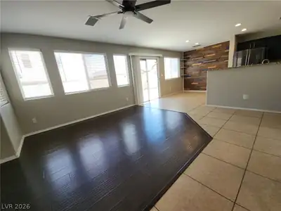 8253 Wildwood Glen Drive Living Room