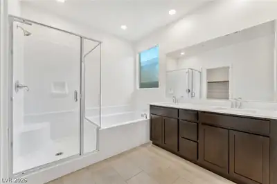 9398 Noble Fir Ridge Avenue Primary Bathroom