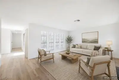 501 Buttonwood Lane Living Room