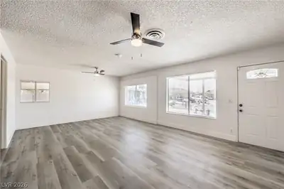 4016 Briar Court Living Room