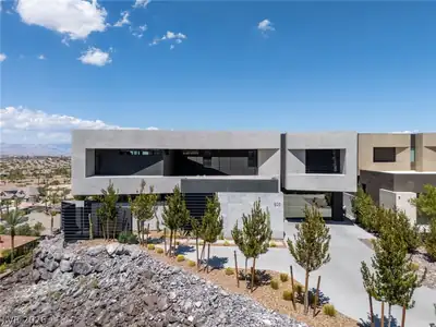 805 Dragons Eye Drive 