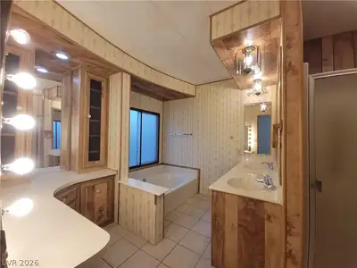 220 South Andersen Street Primary Bathroom