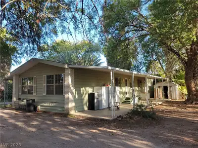 220 South Andersen Street Front of Structure