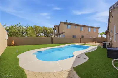 9113 Black Slate Street Pool