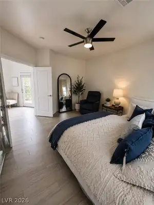 5446 Pine Ranch St Bedroom