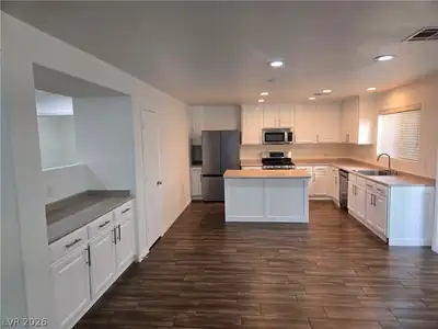 11606 Costa Linda Avenue Kitchen