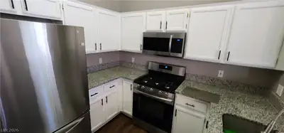 700 Carnegie Street 2124 Kitchen
