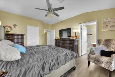 22 Silica Sand Street Primary Bedroom