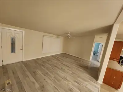 4140 West Victoria Street Living Room