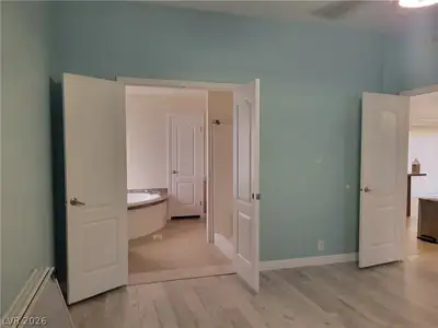 4140 West Victoria Street Primary Bedroom