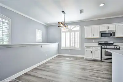 1500 Ruby Cliffs Lane 201 Dining Area