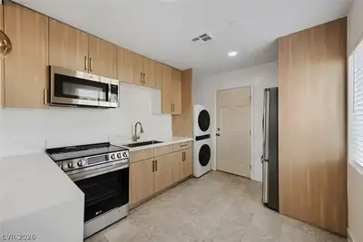 1934 Stanford Street A Kitchen