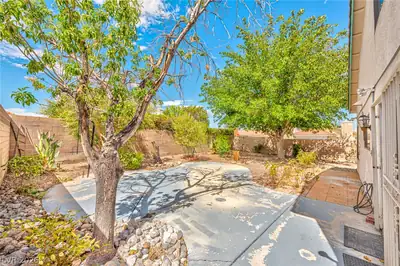 7686 Selby Court Yard