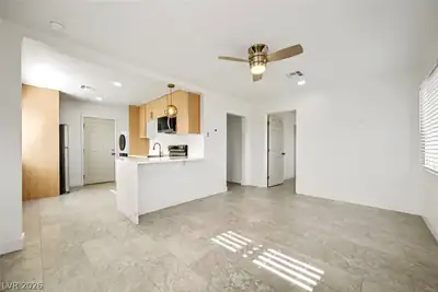 1934 Stanford Street B Dining Area