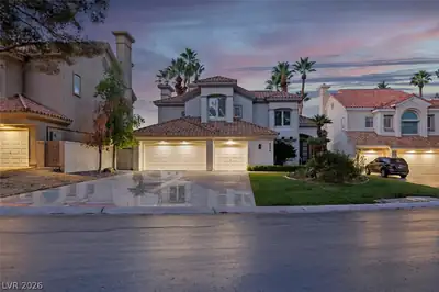 8848 Rainbow Ridge Drive Las Vegas, NV 89117