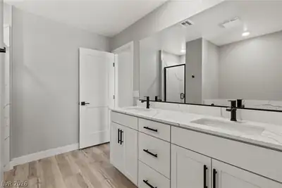 4609 Pioche Avenue Bathroom