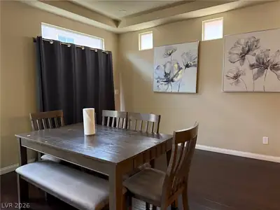 6073 Crown Palms Avenue Dining Area