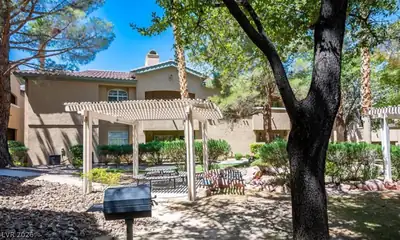 1613 Cardinal Bluff Drive 204 Yard