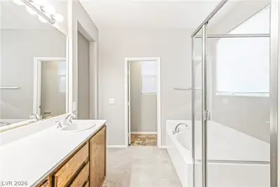 5752 Adanon Street, North Las Vegas, NV 89031 Primary Bathroom