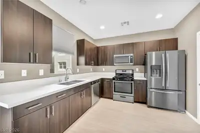 11238 Essence Point Avenue 202 Kitchen
