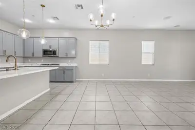 341 Alto Avec Lane Dining Area