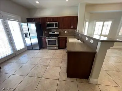9460 Glendora Valley Street Kitchen