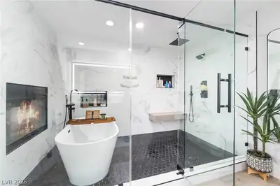 826 Rising Star Drive Primary Bathroom