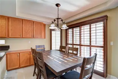 7525 Avalon Bay Street Dining Area