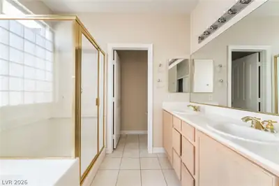 2611 Earthen Mesa Terrace Primary Bathroom