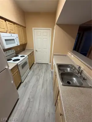 6955 North Durango Drive 1028 Kitchen