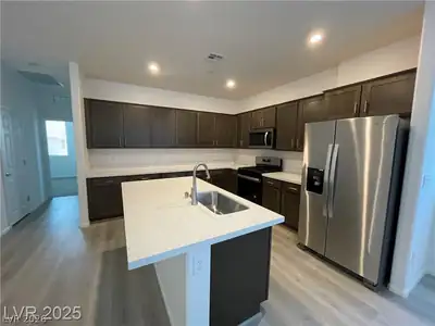 645 Bellus Place Kitchen