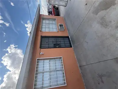708 Jackson Avenue D, Las Vegas