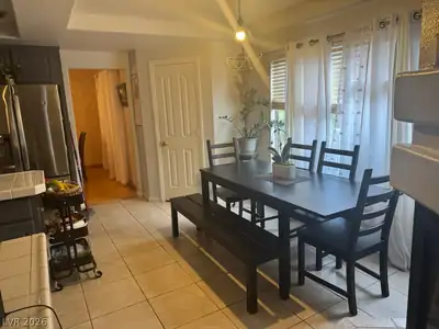 8609 West Gilmore Avenue Dining Area