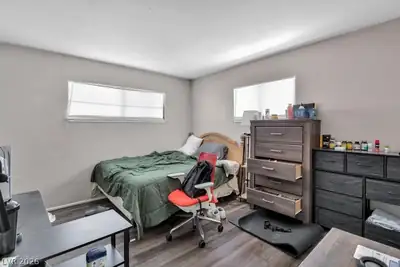 5908 Gipsy Avenue Bedroom