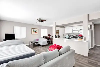 5908 Gipsy Avenue Living Room