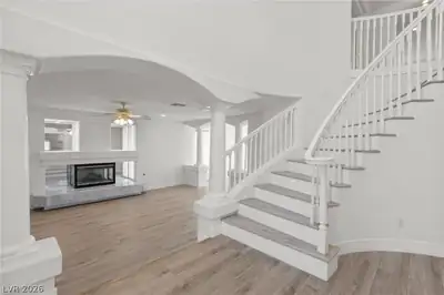 276 Helmsdale Drive Living Room